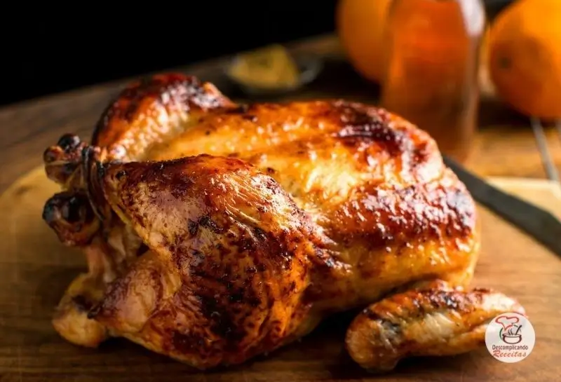 Como fazer um frango assado dourado e suculento