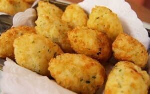 Como Fazer Bolinho de Arroz Crocante e Saboroso