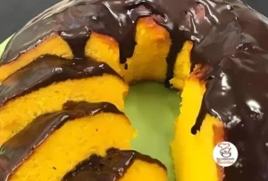Como Fazer Bolo de Cenoura com Cobertura de Chocolate