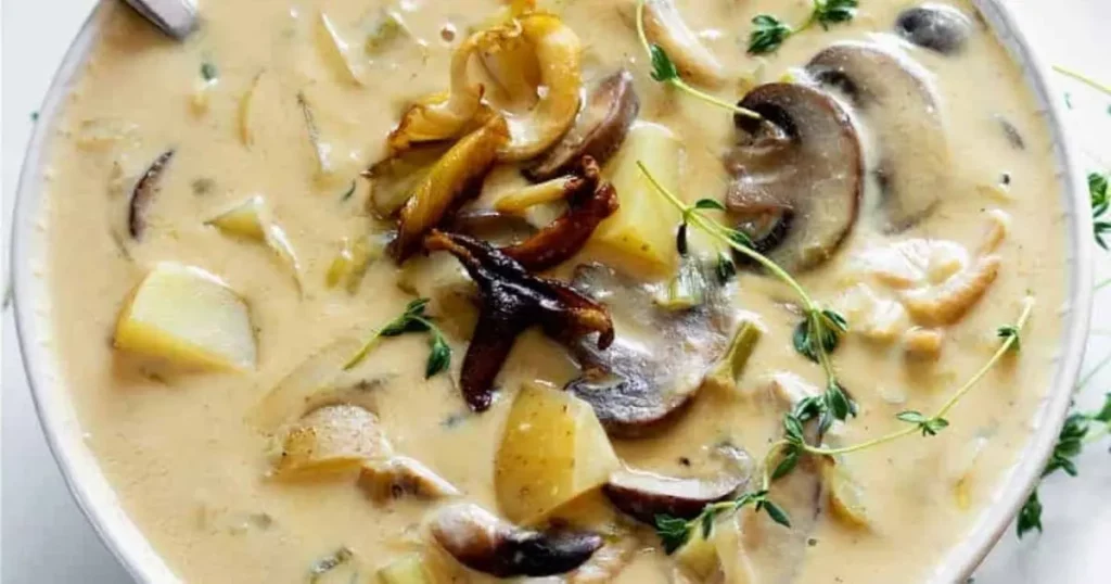 Sopa de cogumelos e alho-poró