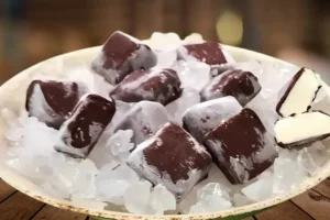 Bombom de Sorvete de Iogurte com Framboesa 1 Bombom de Sorvete de Iogurte com Framboesa