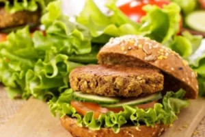 Como Fazer Hambúrguer Vegetariano que até Carnívoros Vão Amar