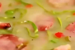 Caldo de Aipim com Calabresa e Bacon