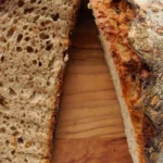 Pão Artesanal de Fermentação Natural com Sementes e Grãos Integrais