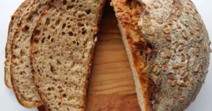 Pão Artesanal de Fermentação Natural com Sementes e Grãos Integrais