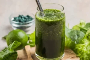 Receita Detox de Suco Verde com Clorofila e Superalimentos para Imunidade 1 Receita Detox de Suco Verde com Clorofila e Superalimentos para Imunidade